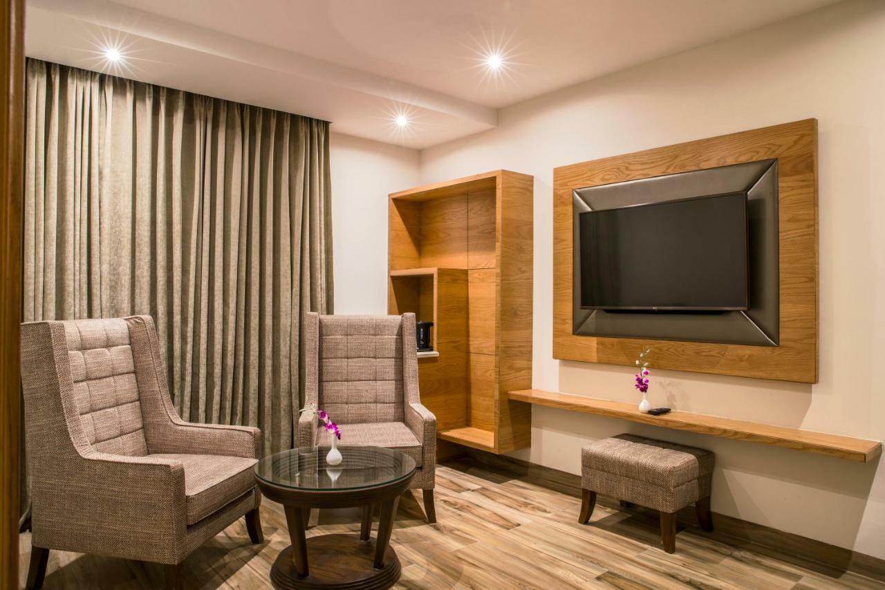 Regenta Central Cassia Zirakpur Chandigarh Exterior photo